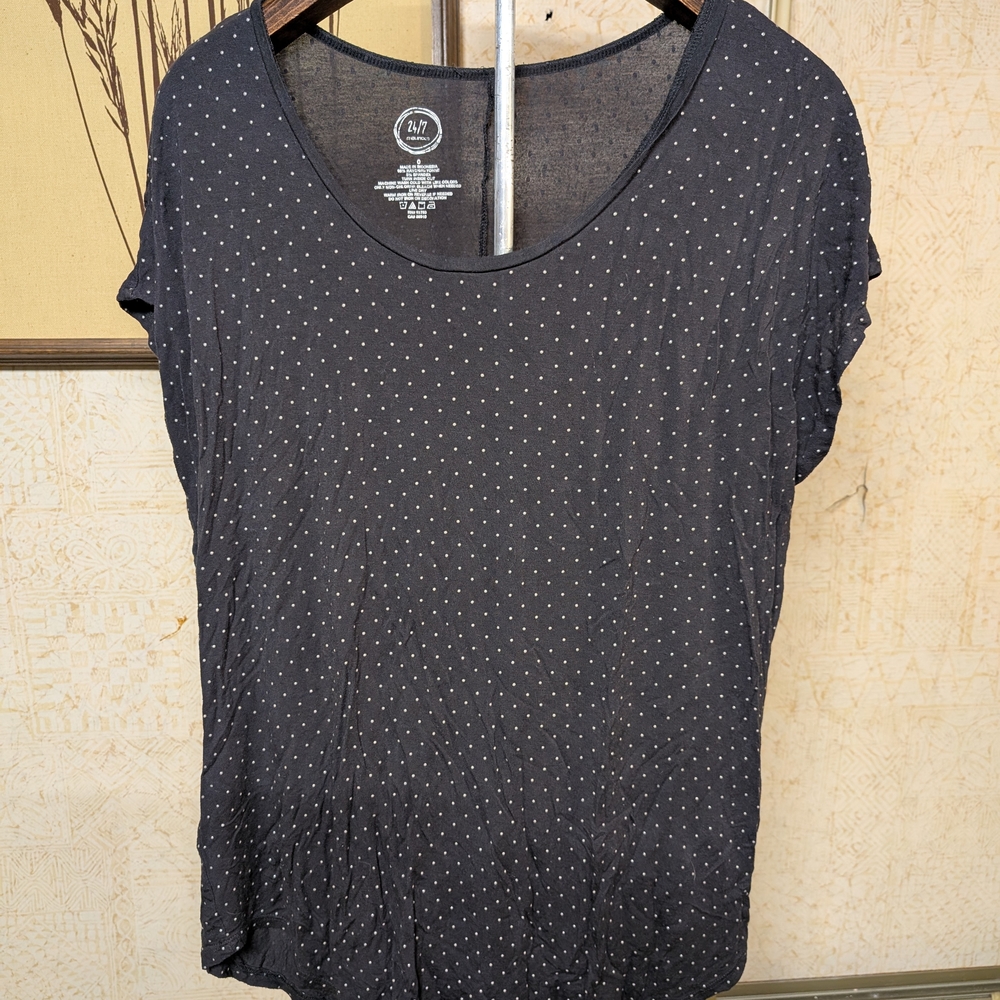 Mauroces Women's Black Polka Dot Top